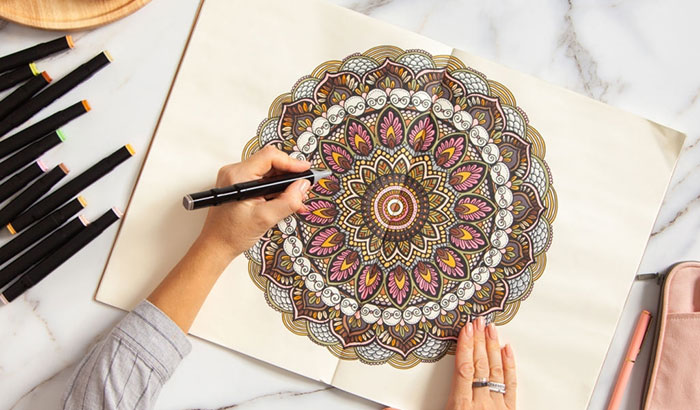 IL MANDALA. UNA FORMA D’ARTE ENTRARE IN CONTATTO CON LE EMOZIONI